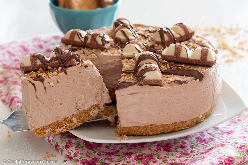 COLD KINDER BUENO CAKE