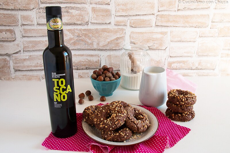 COOKIES WITH OLIVE OIL AND COCOA