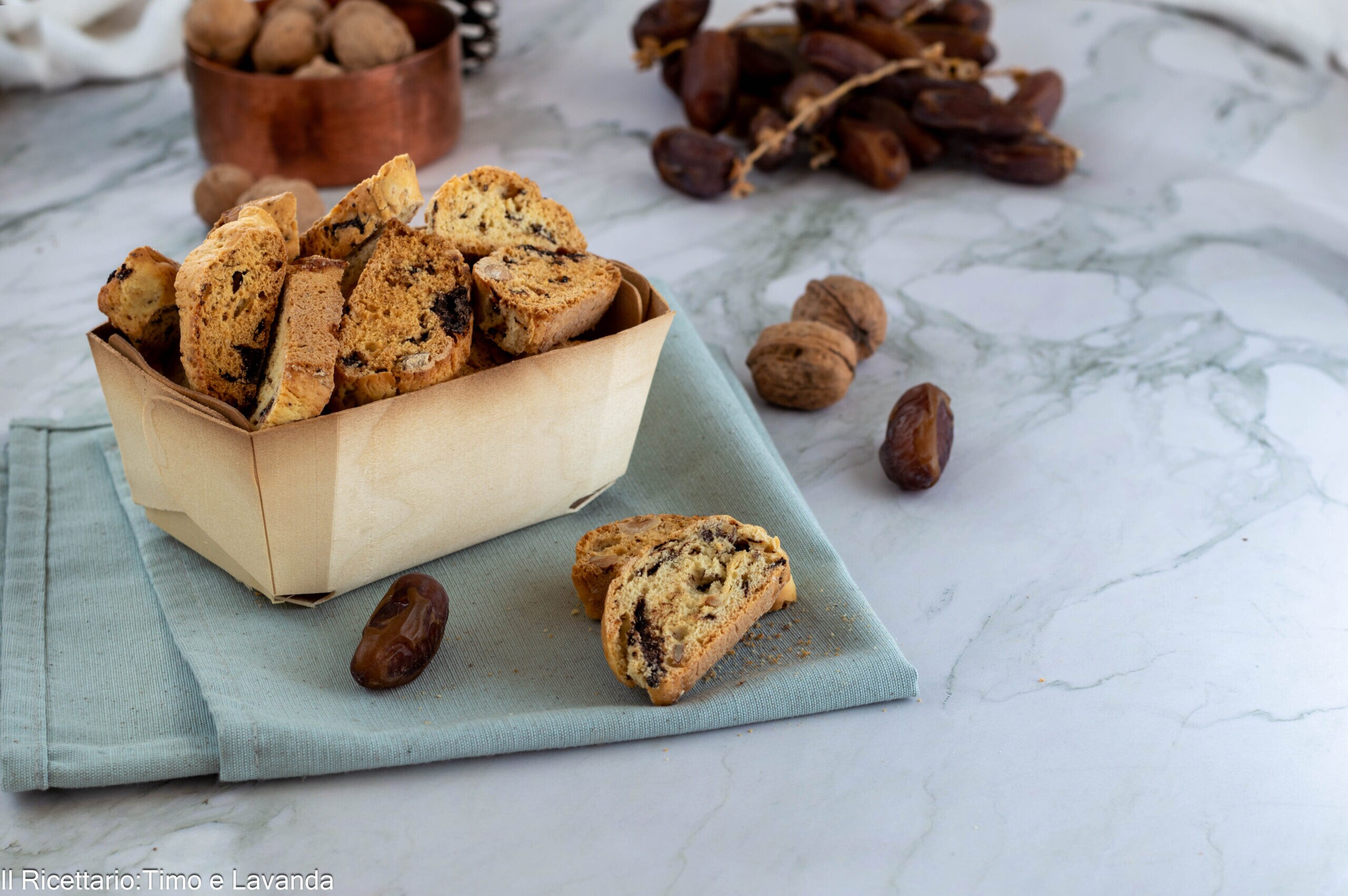 Cookies with Walnuts and Dates