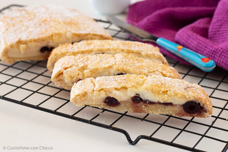 CREAMY AND DELICIOUS AMALFI STRUDEL