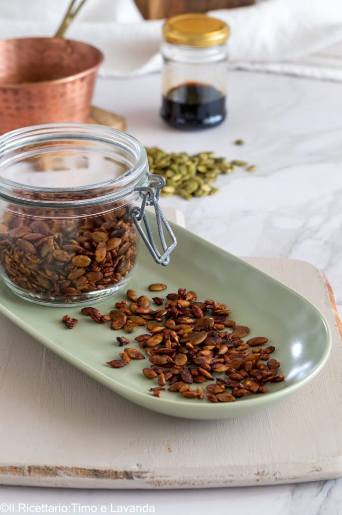 CRUNCHY SEEDS IN SOY SAUCE