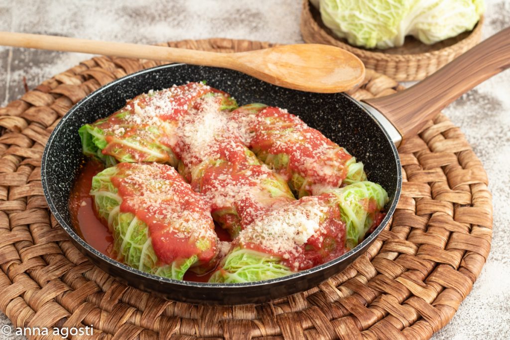 Cabbage Rolls with Vegetarian Chickpeas