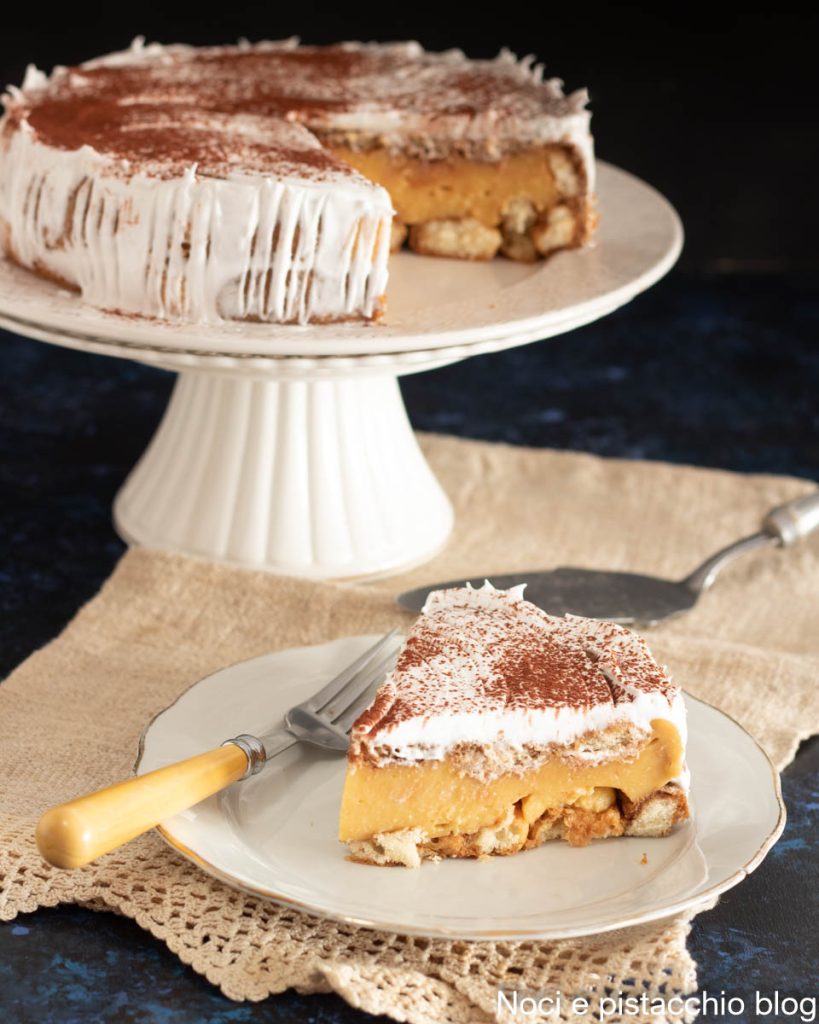 Cake with Ladyfingers and Hazelnut Custard