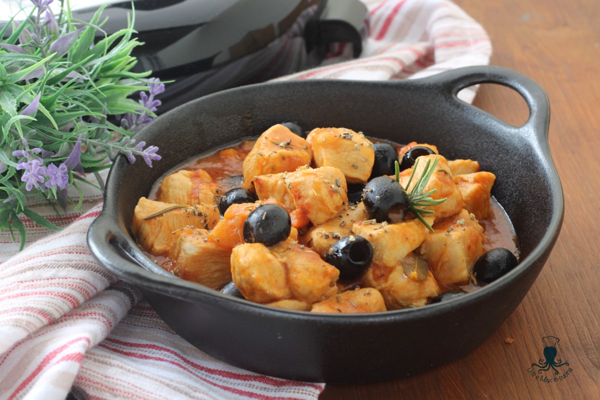 Chicken Bites with Olives in the Multicooker