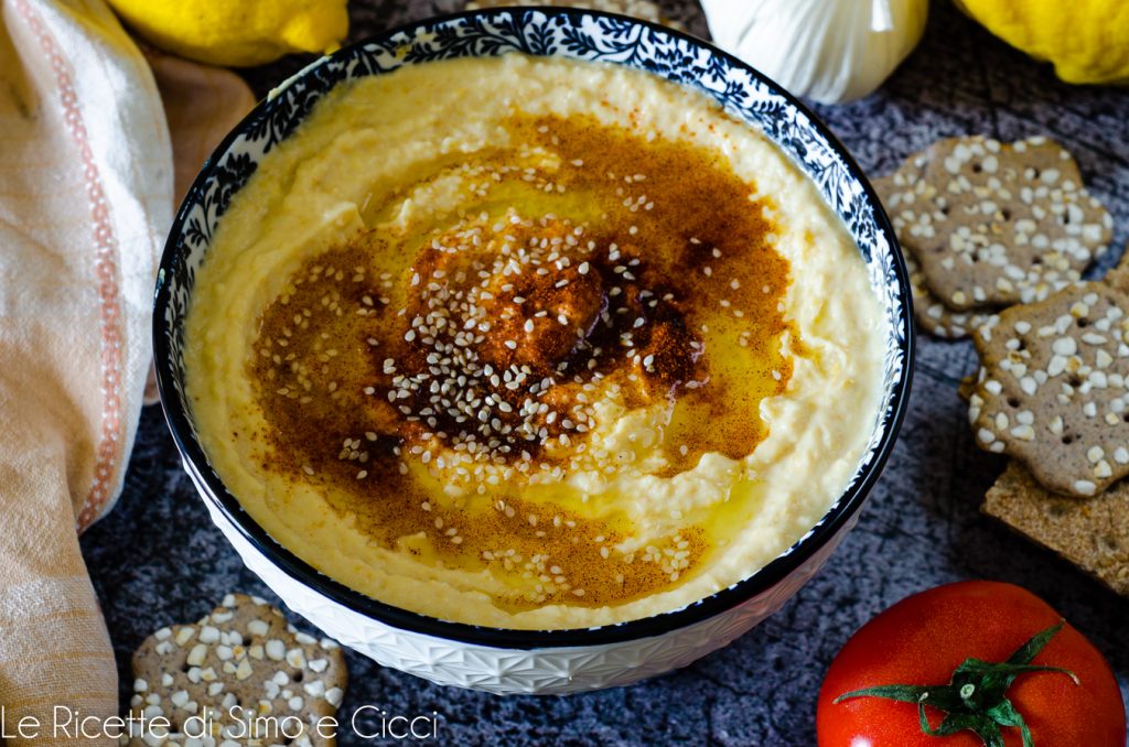 Homemade Chickpea Hummus, Easy, Quick, and Delicious Recipe