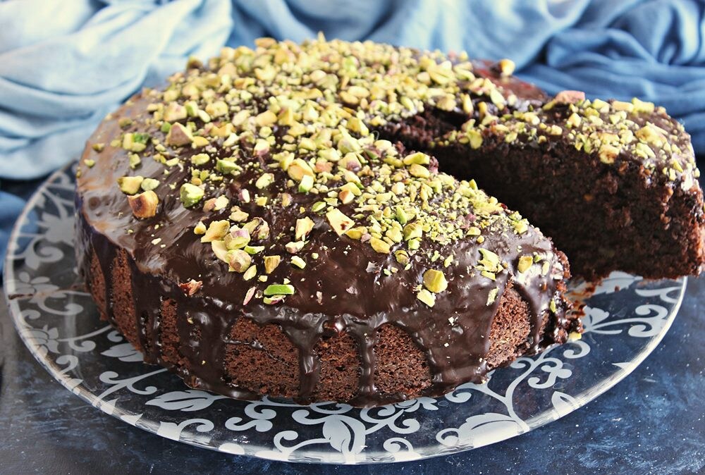 Chocolate and Pistachio Cake