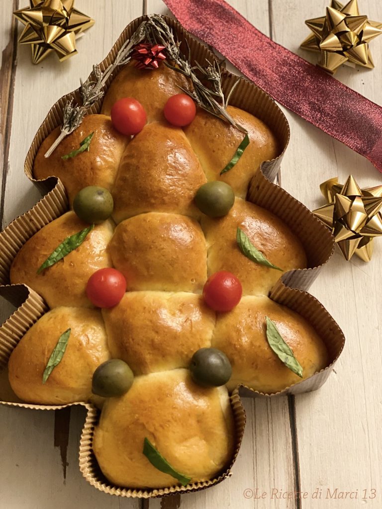 Savory Christmas Tree Danubio