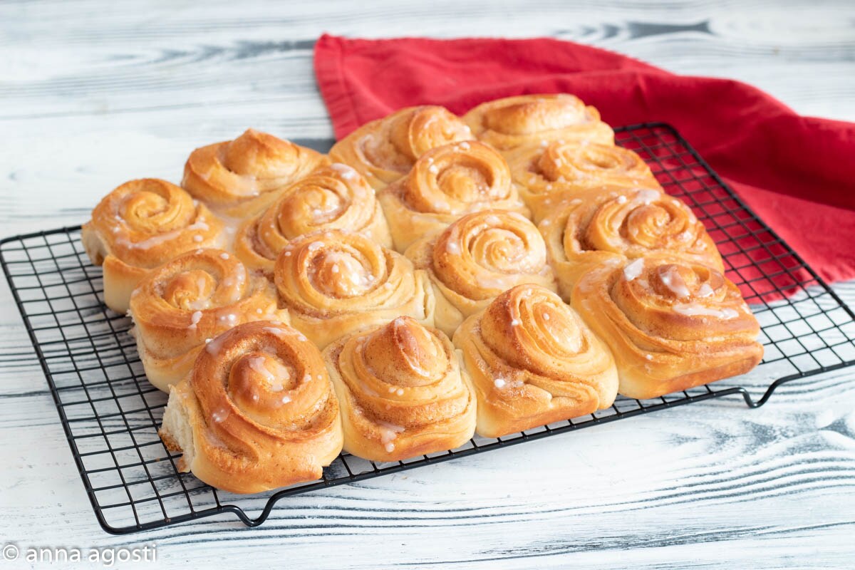 CINNAMON ROLLS the perfect snack