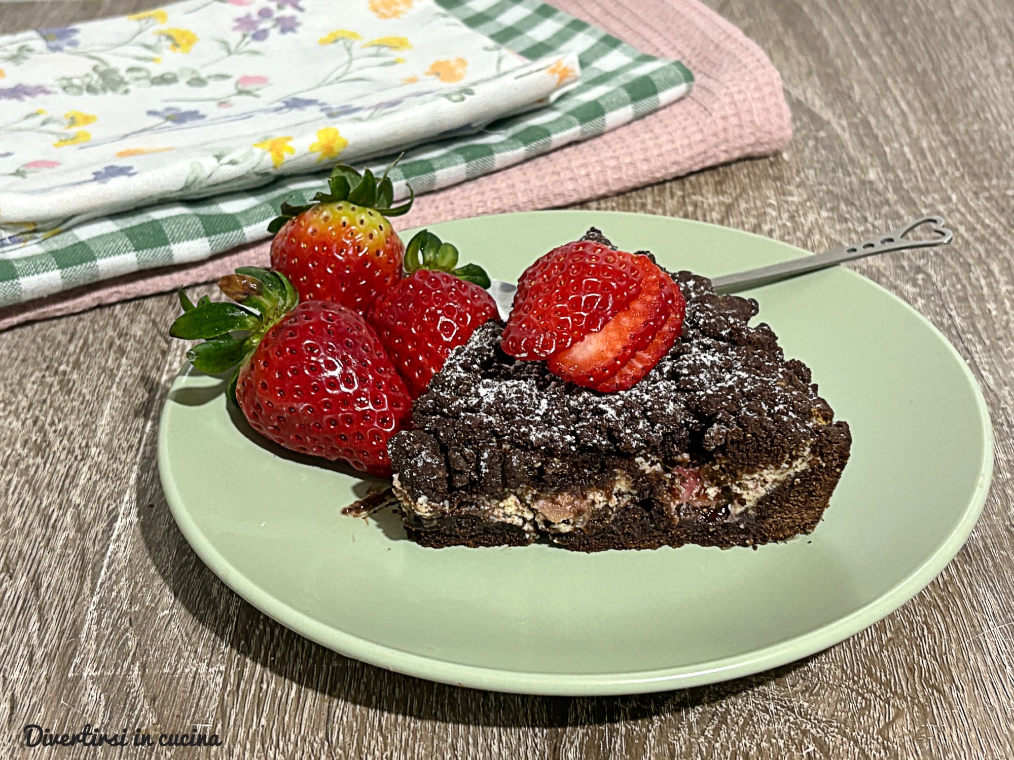 Quick and Easy Cocoa Crumble with Strawberries