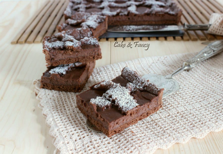 Cocoa tart with ricotta and hazelnut cream