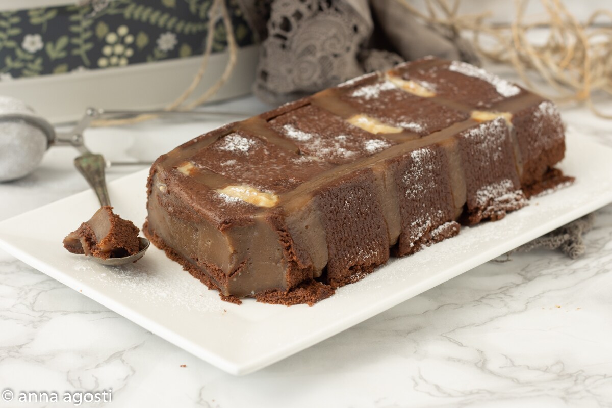 Coffee and Cookie Brick Cake