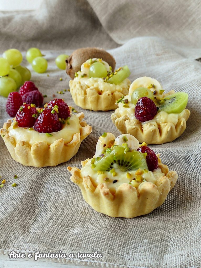 Cream and Fruit Tartlets