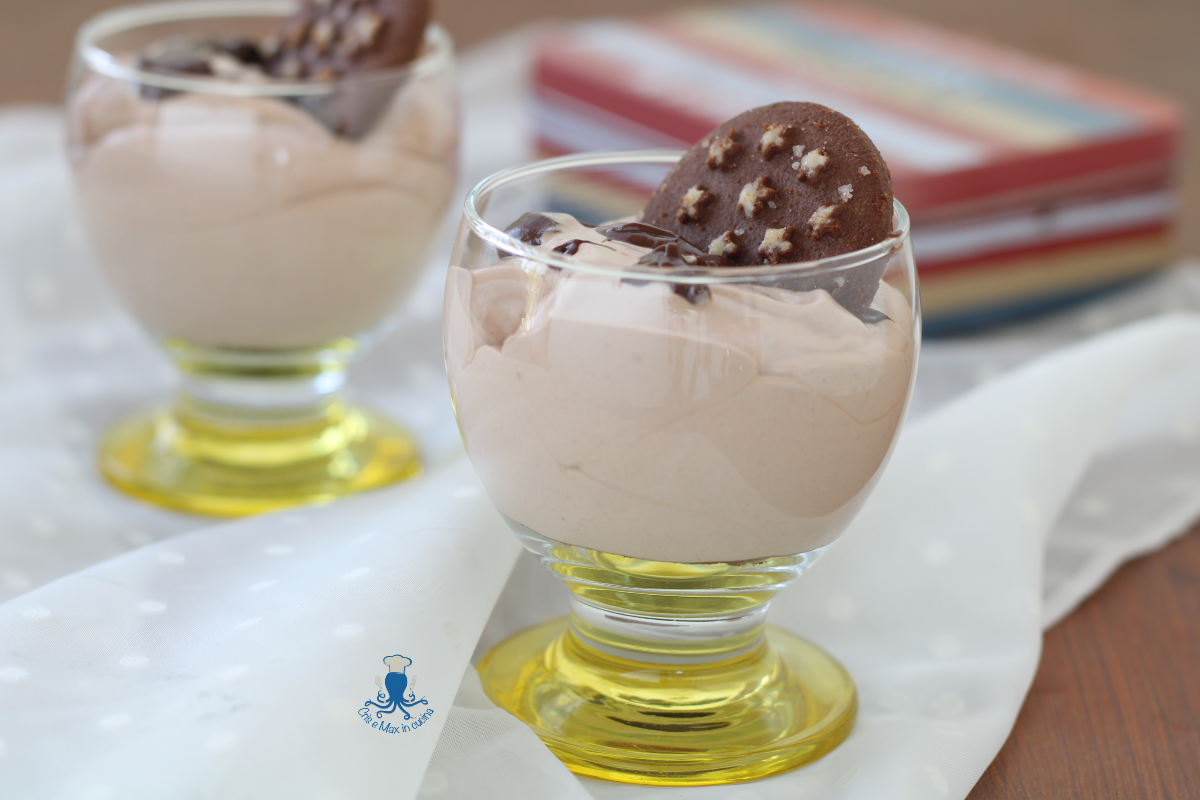 Cream with Whipped Cream and Nutella, ready in 5 minutes!