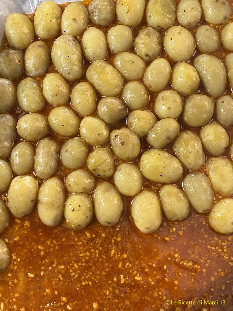Crispy New Potatoes in the Oven on the Tray