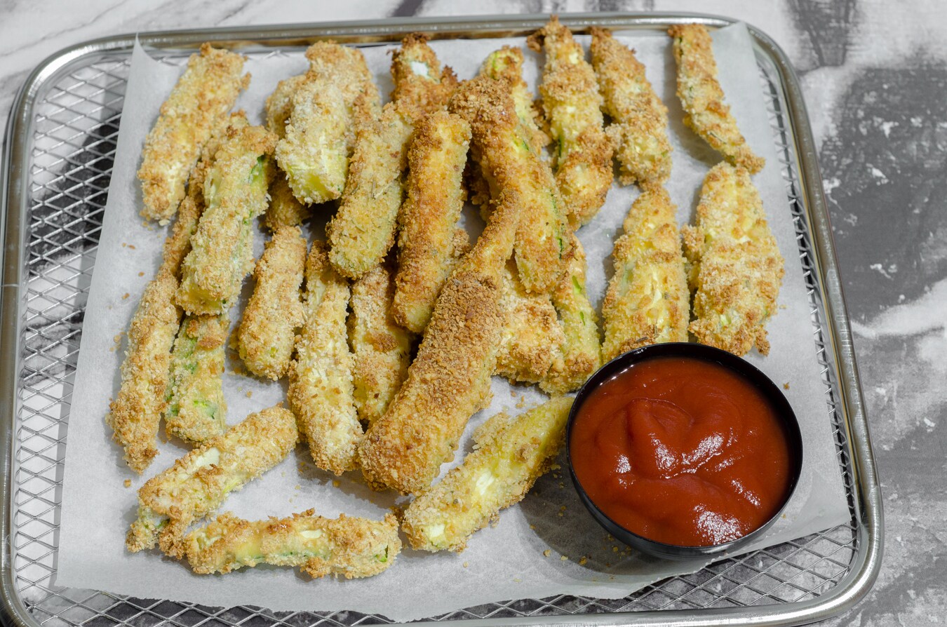 Crispy and Tasty Oven-Baked Zucchini Sticks