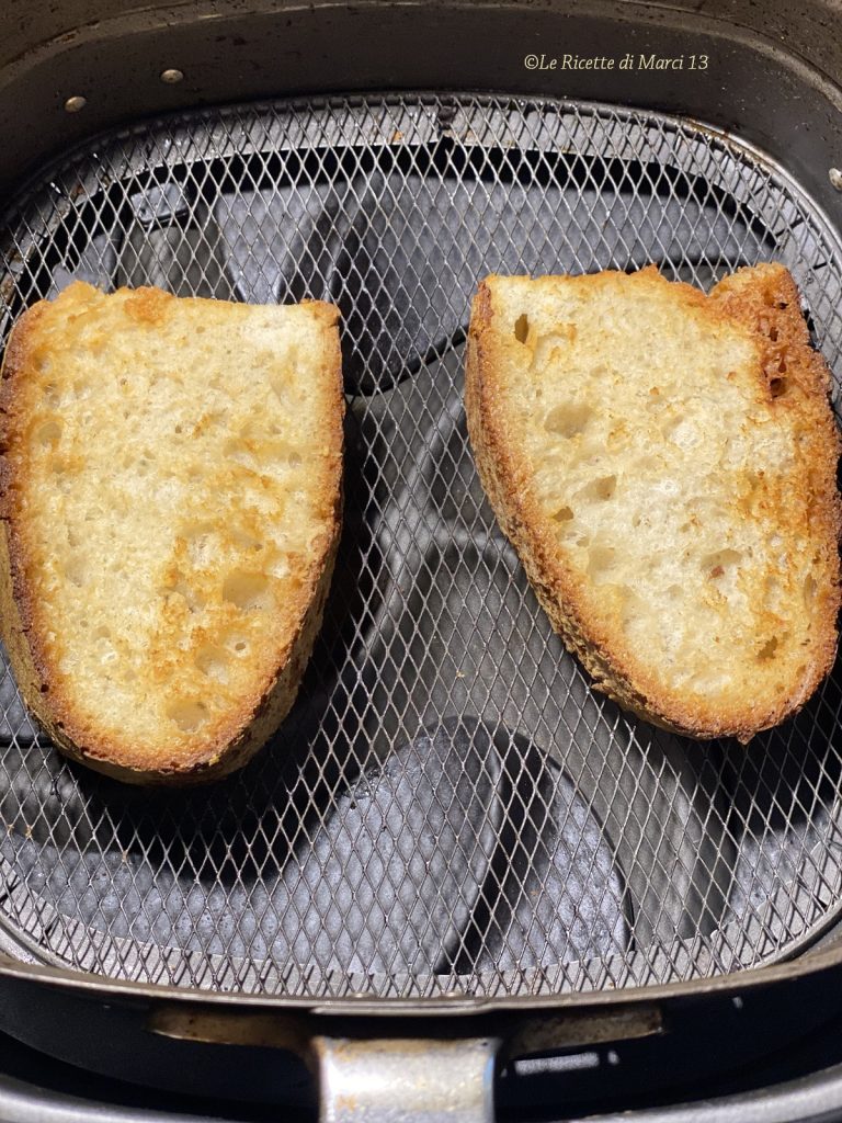 Crispy stale bread in the air fryer