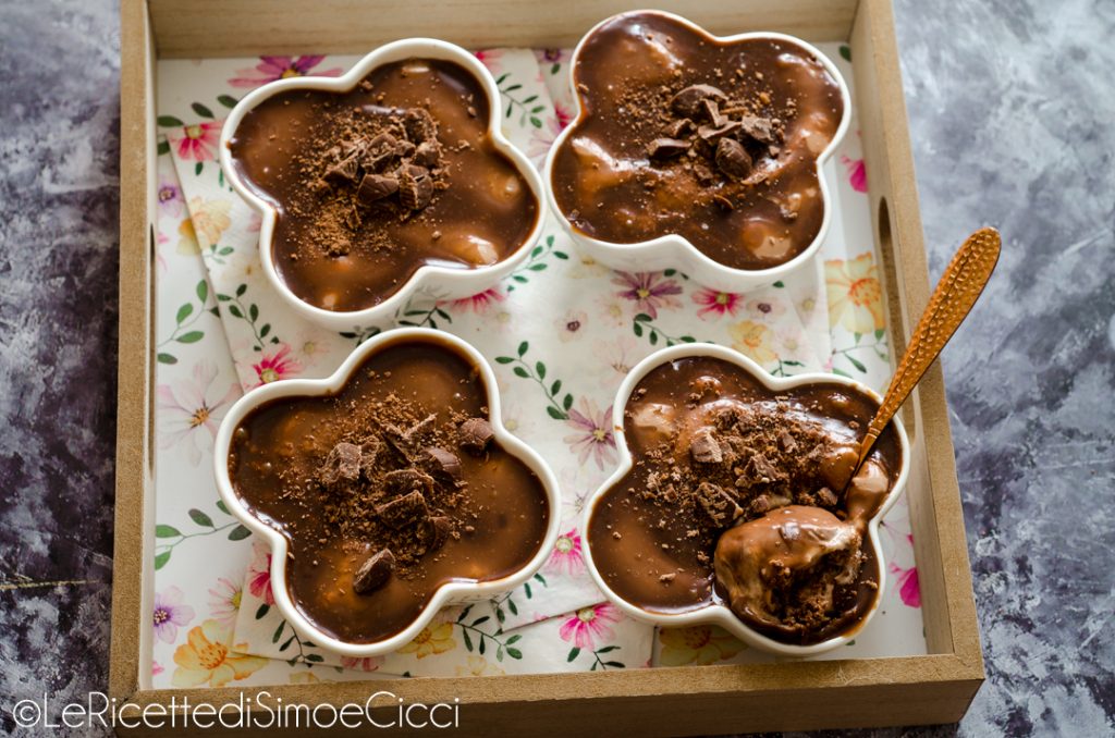Cups with Ricotta Cream, Cream, and Chocolate