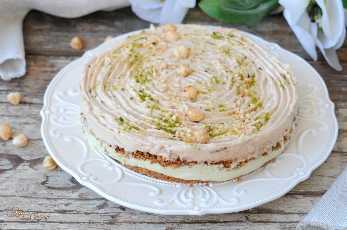 Cold Cake with Pistachio and Hazelnut Paste