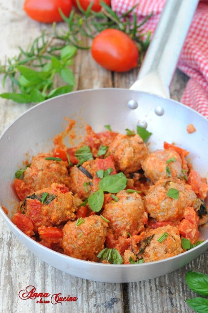 Meatballs in Fresh Tomato Sauce
