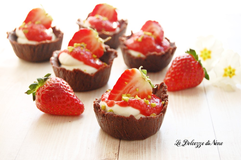 STRAWBERRY CHEESECAKE CUPCAKES