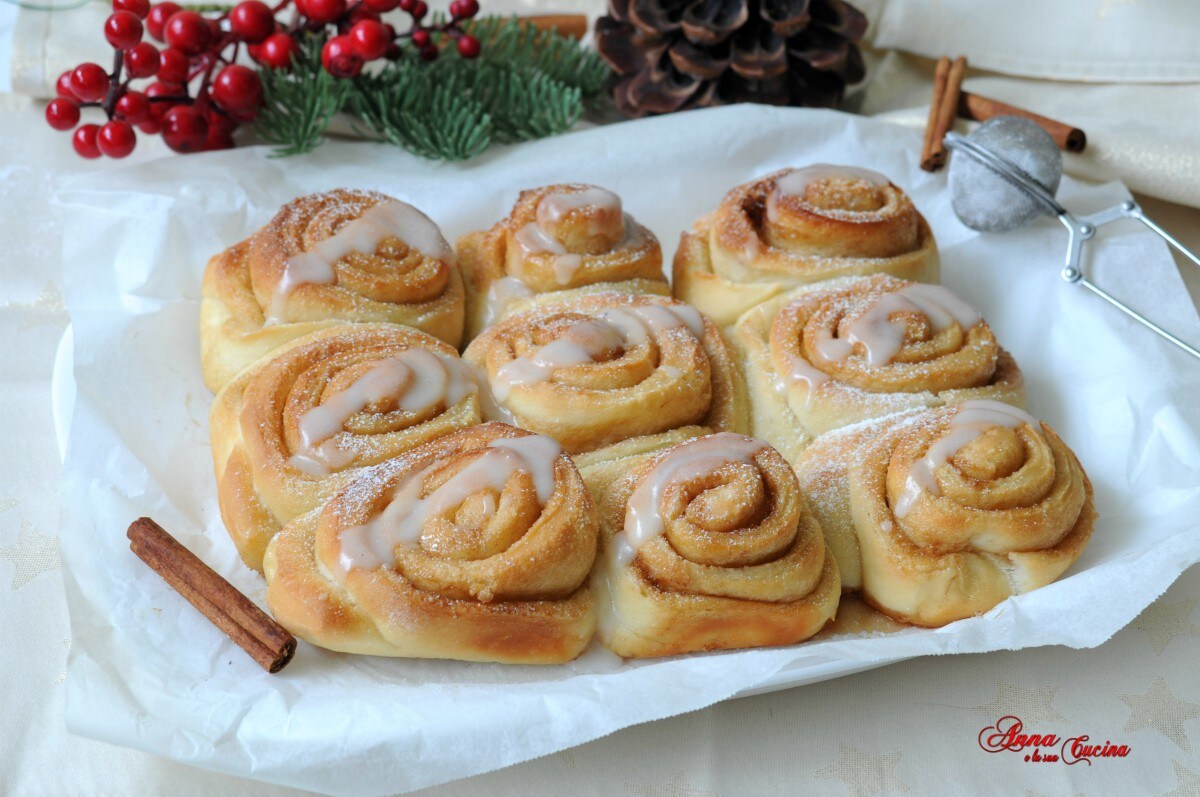 Cinnamon rolls with chocolate chips