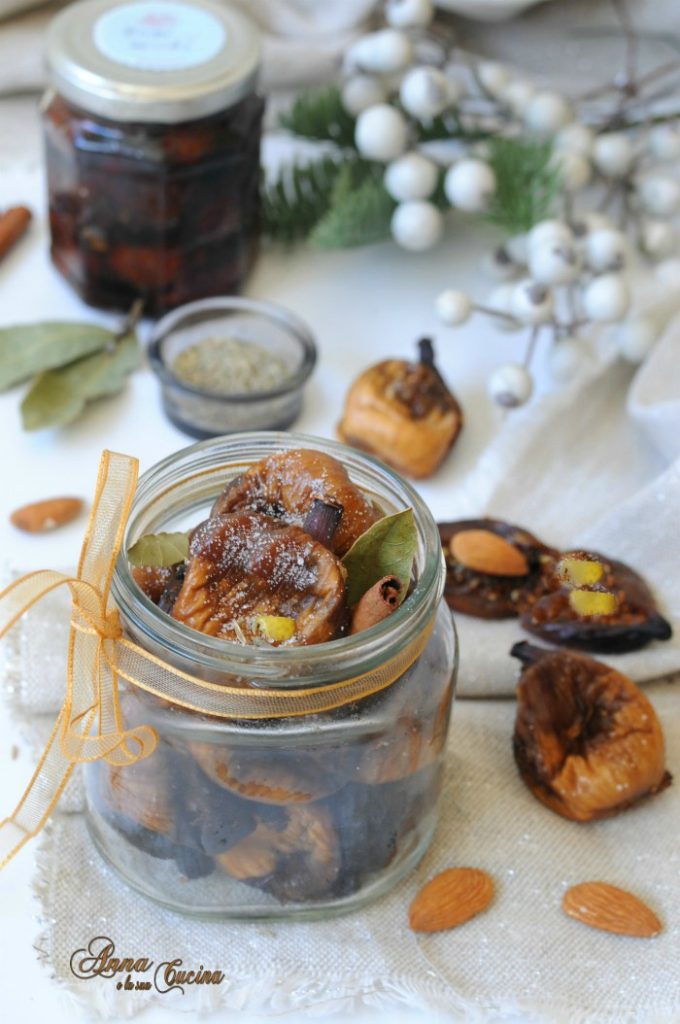 Dried Figs Stuffed with Almonds and Aromas