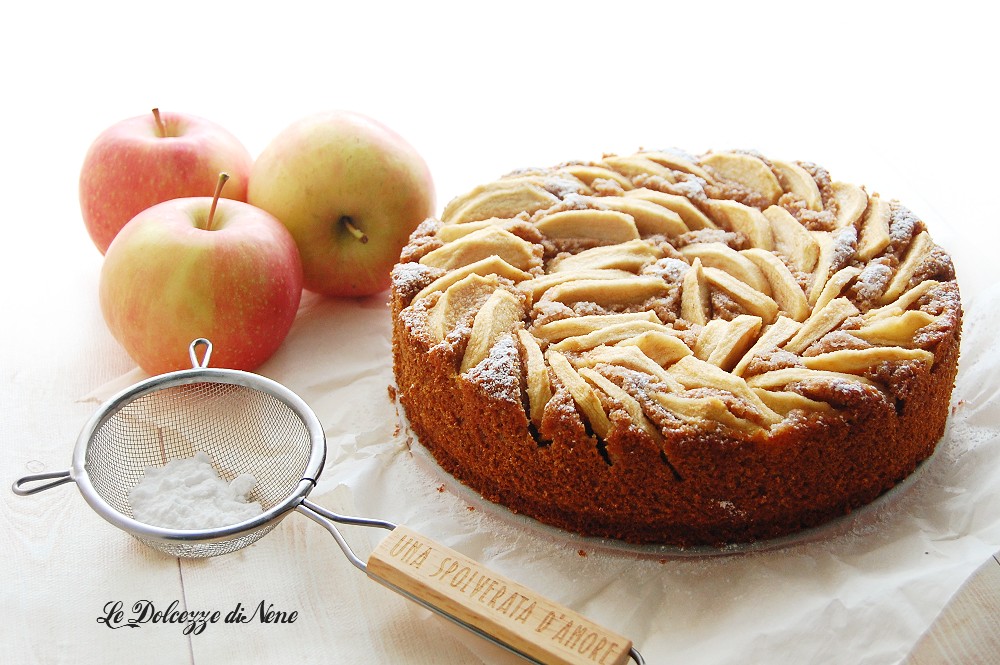 WHOLE WHEAT FLOUR APPLE AND CINNAMON CAKE