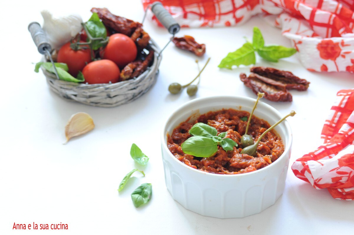 Fresh and Dried Tomato Sauce