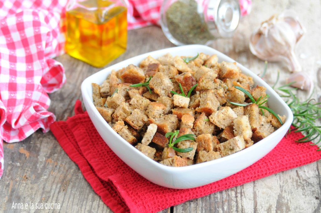 Bread Crostini with Oil and Herbs