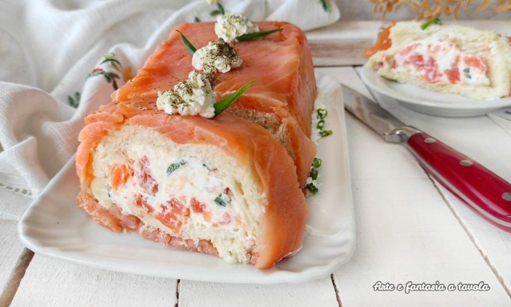 Salmon and Philadelphia Log, a sophisticated Easter appetizer with 3 ingredients everyone loves