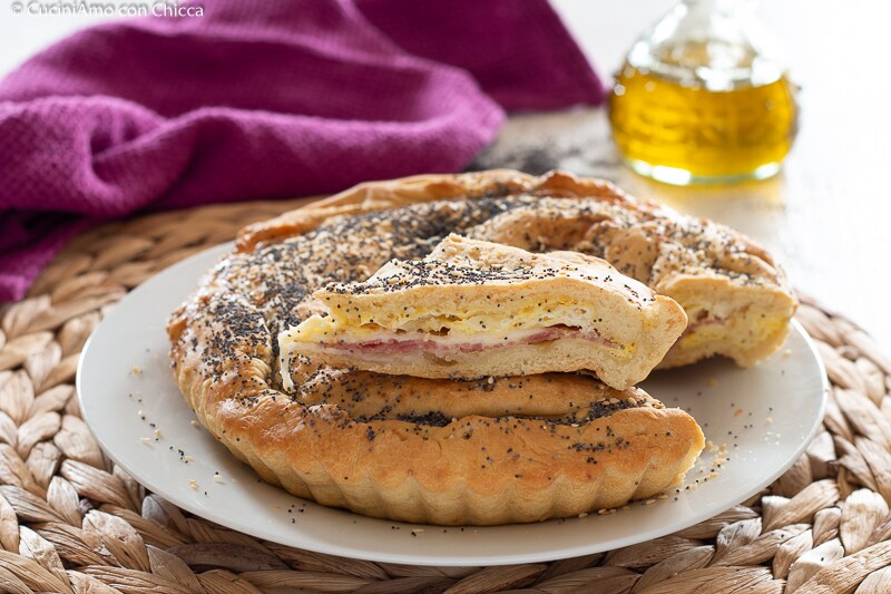 EASY AND TASTY SAVORY PIE WITH SALAMI AND CHEESE