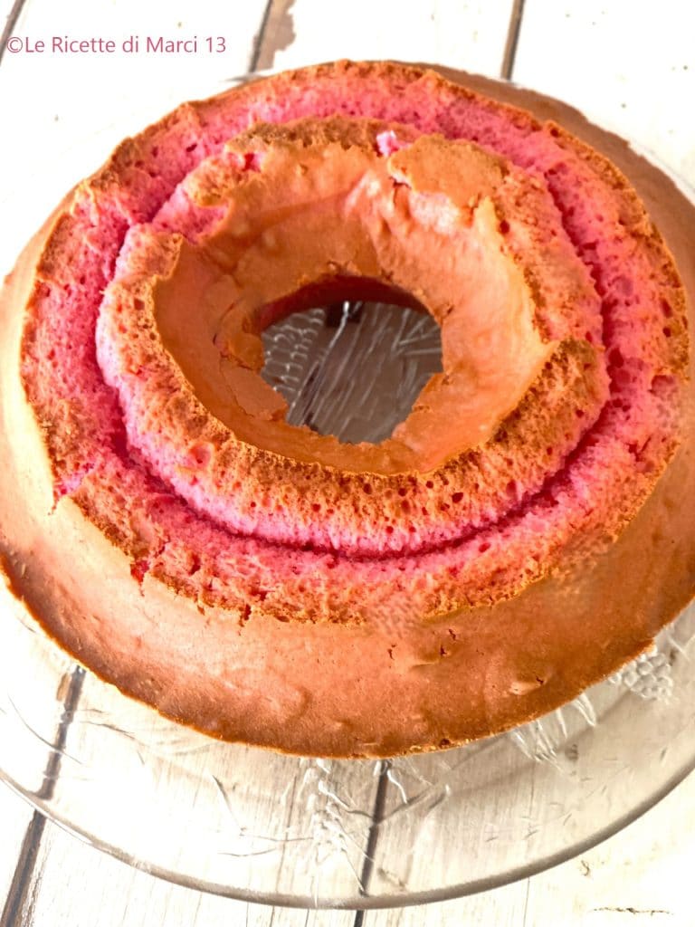 Easy Easter Bundt Cake. Ciaramicola