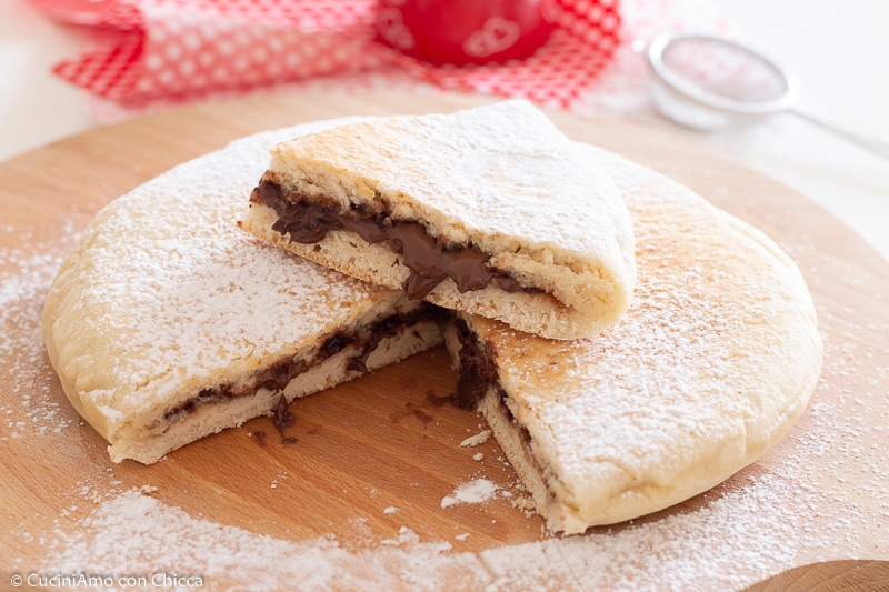 Easy and Delicious Skillet Cake