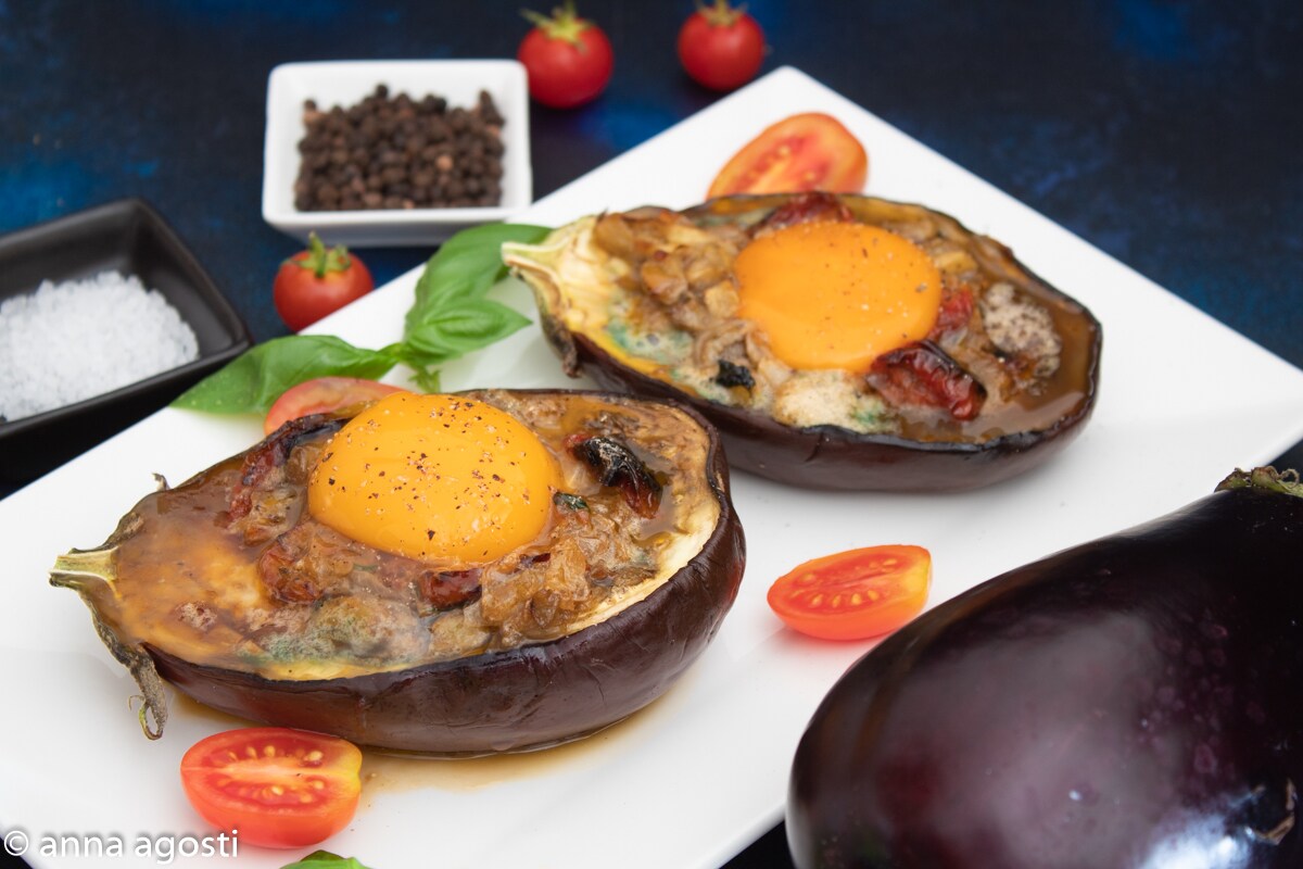 EGGPLANT BASKET WITH FRIED EGG