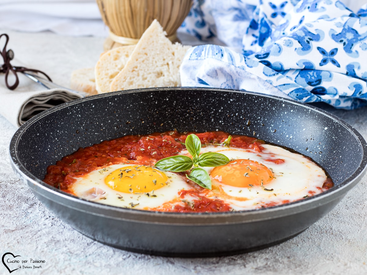 EGGS WITH TOMATO