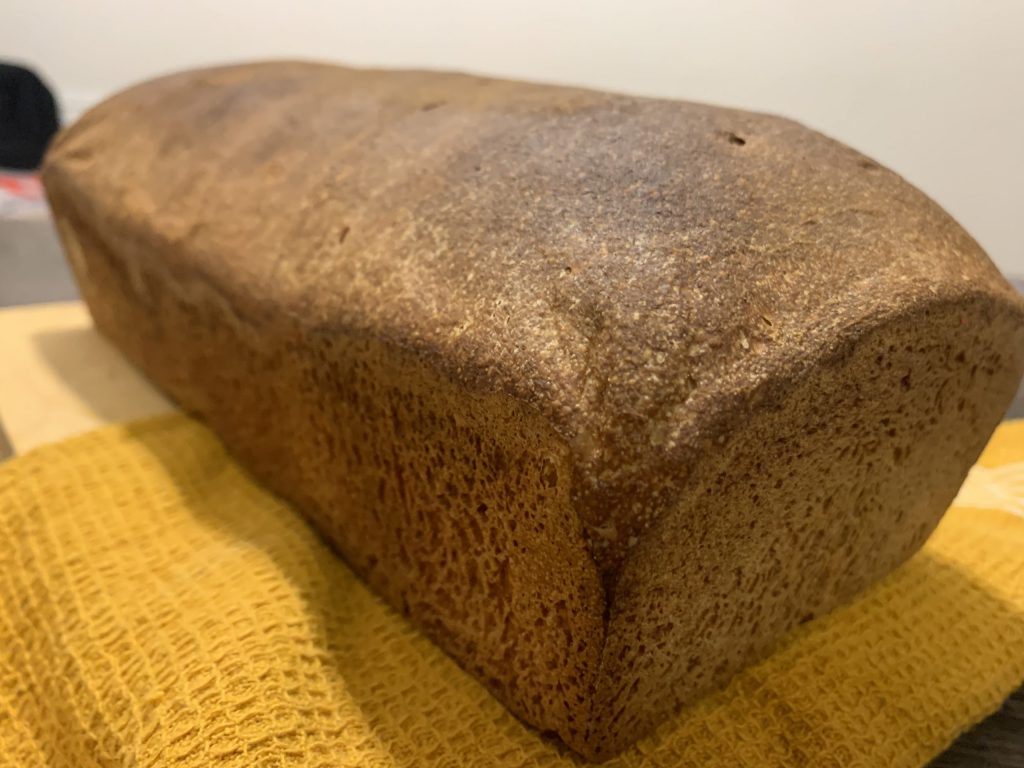 Spelt and Semolina Sandwich Bread without Fats