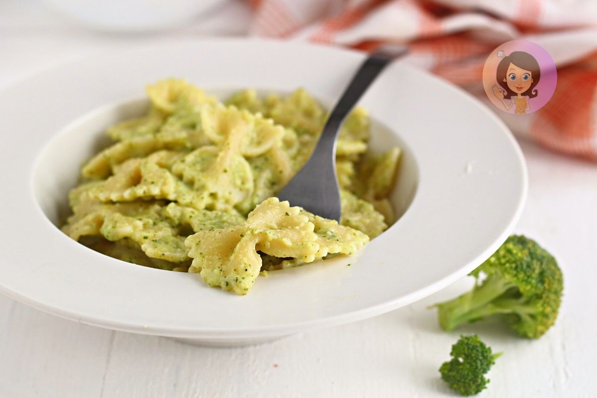 FARFALLE WITH BROCCOLI PESTO ALSO USING BIMBY