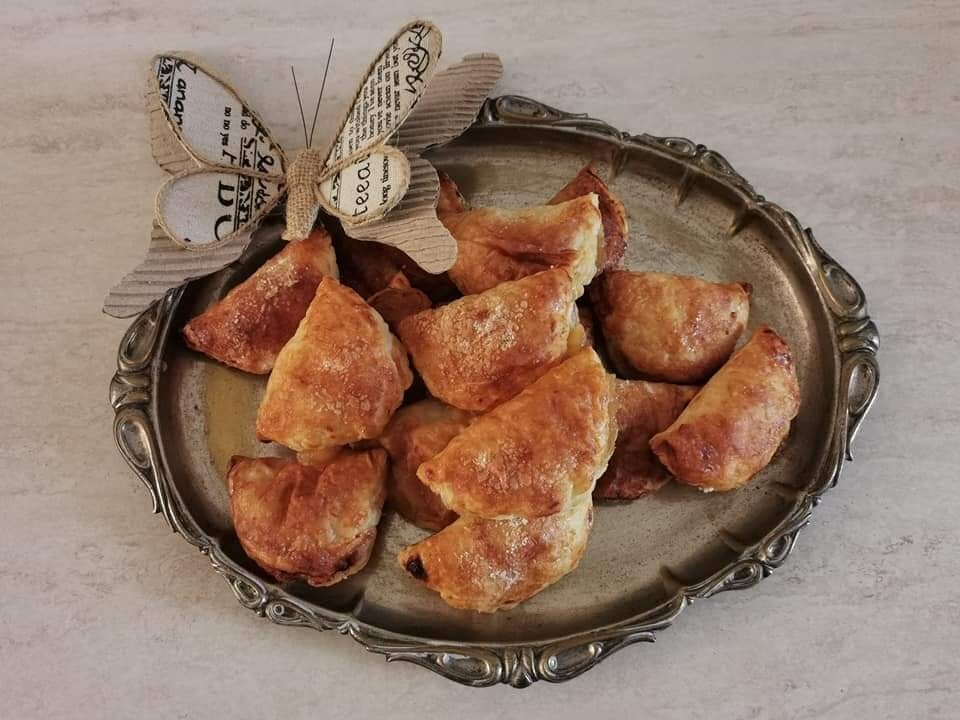 PUFF PASTRY APPLE HAND PIES