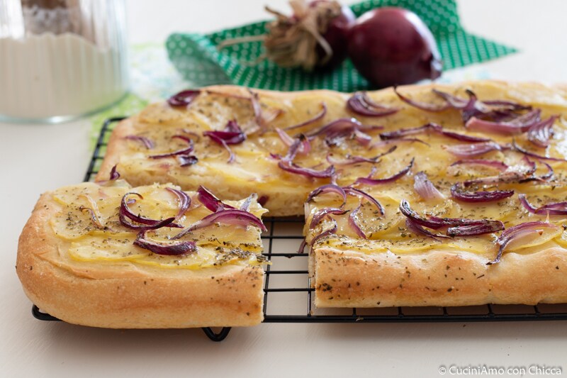 FOCACCIA WITH POTATOES AND ONION