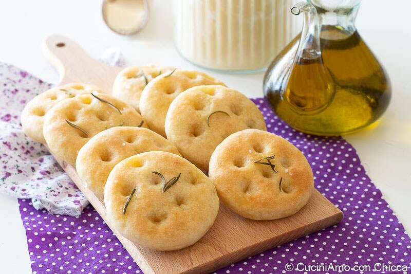 Focaccine with Semolina Flour