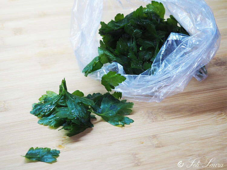 How to Freeze Fresh Parsley to Always Have It on Hand