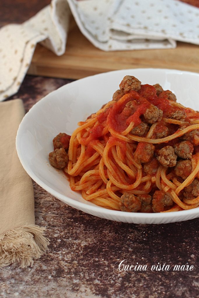 Guitar Spaghetti with Meatballs Sea View Kitchen