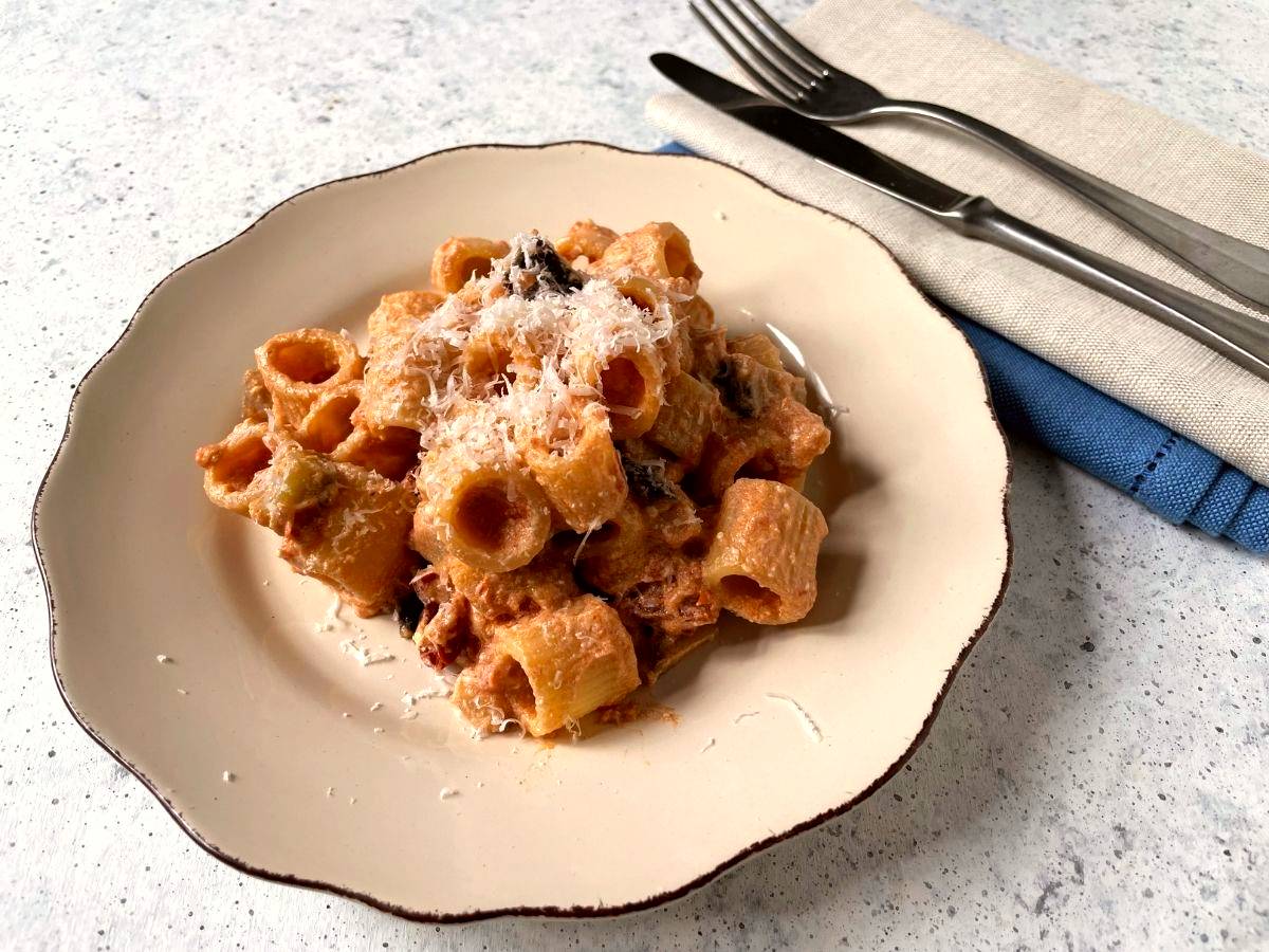Half Rigatoni with Eggplants, Sun-dried Tomatoes, and Ricotta