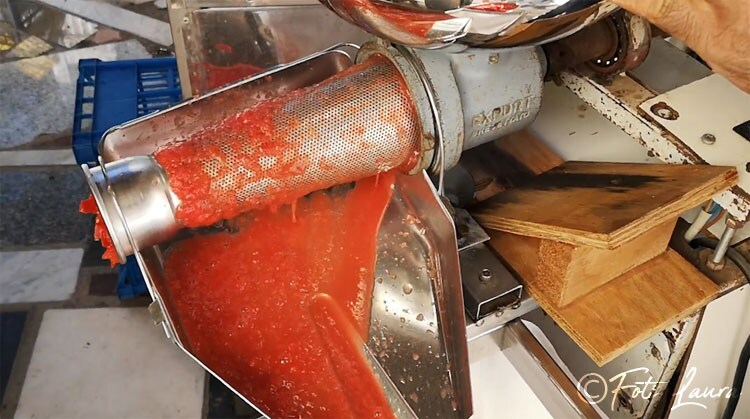 Tomato Pressing