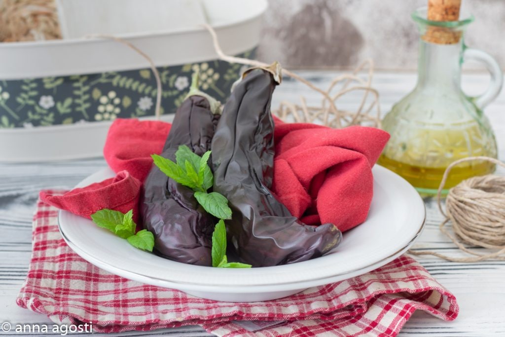 How to Cook Eggplants in the Microwave
