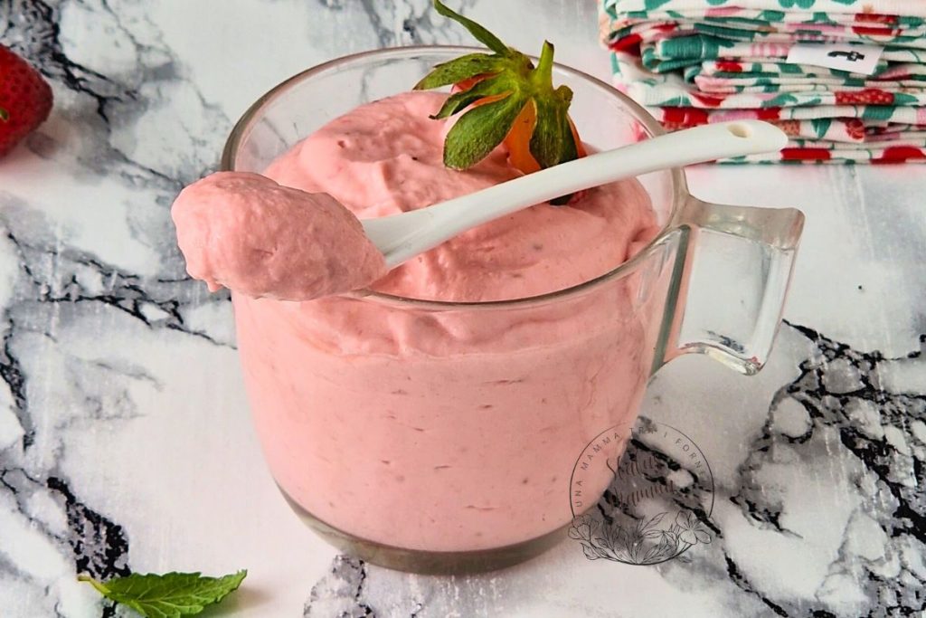 How to Make Strawberry Mousse Also Bimby recipe with Spreadable Cream without Cooking