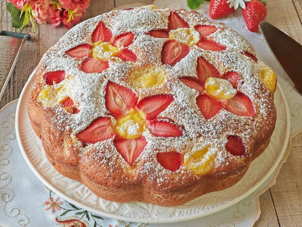 Yogurt and Strawberry Cake