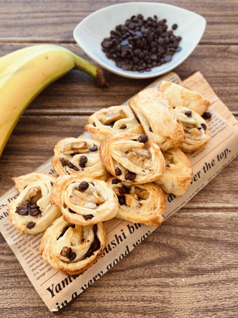 Bites with banana and chocolate