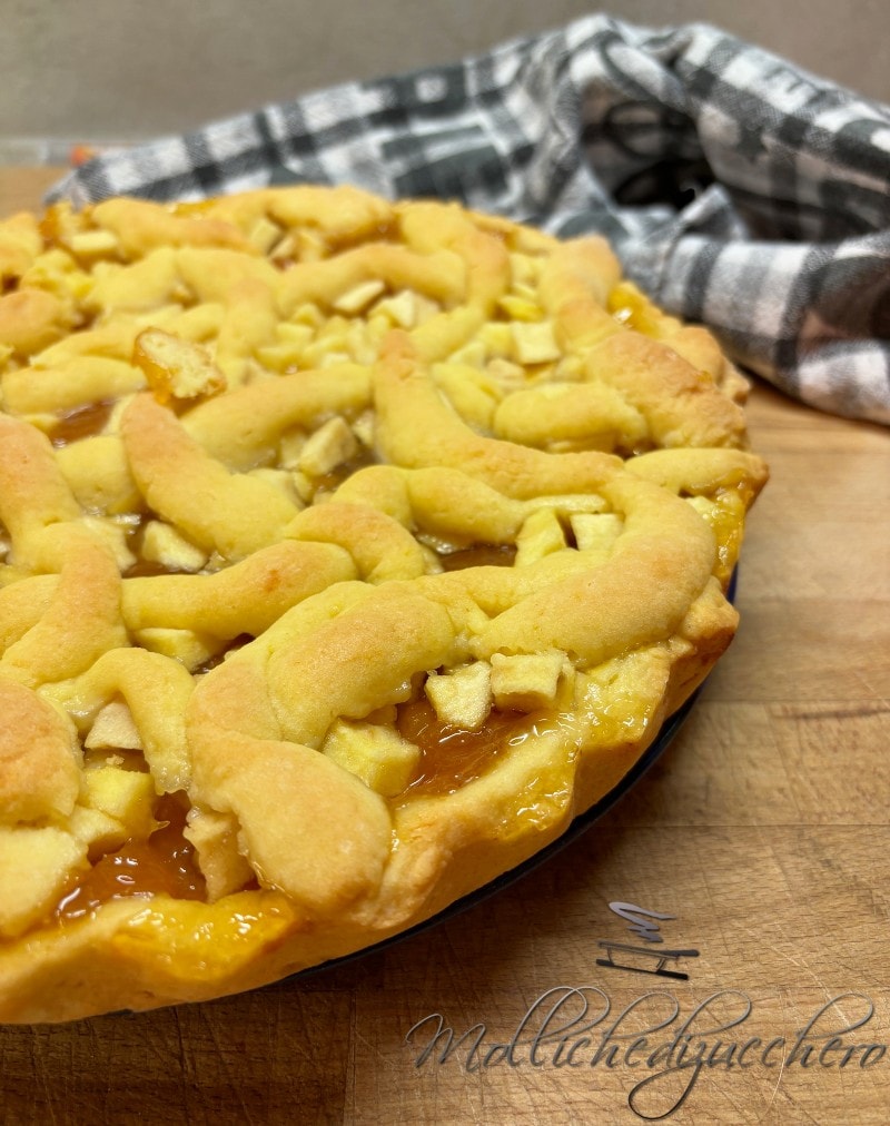 Soft Tart with Apples and Jam