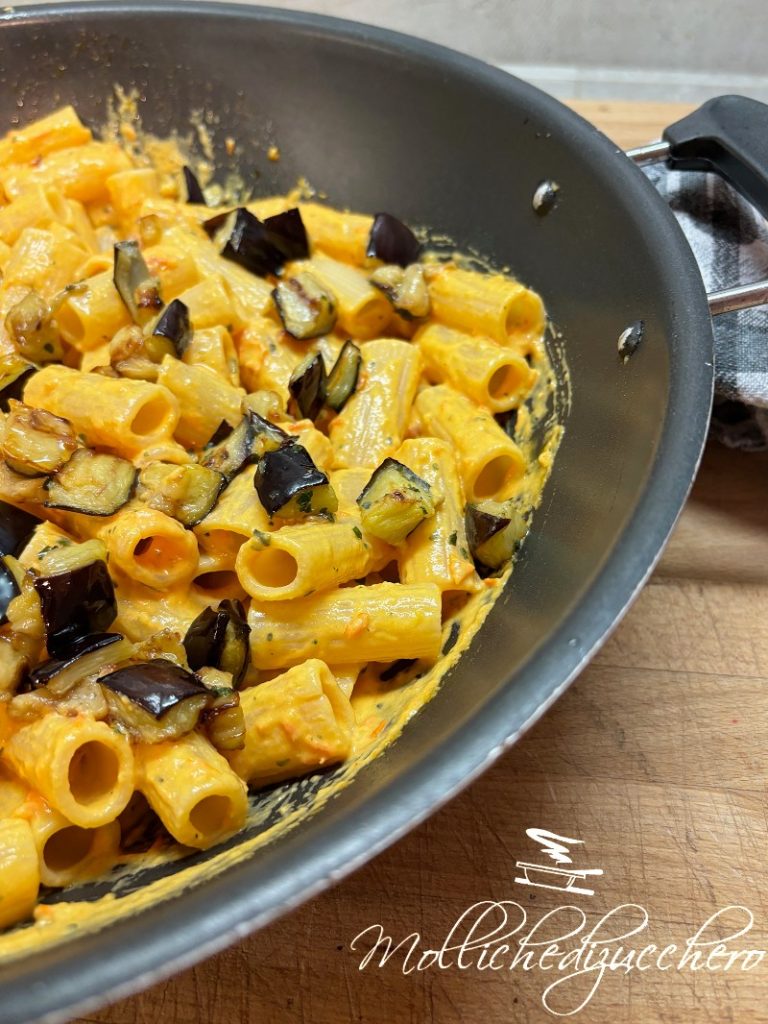 pasta with eggplant cream and tomatoes